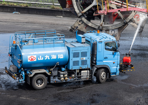 散水車